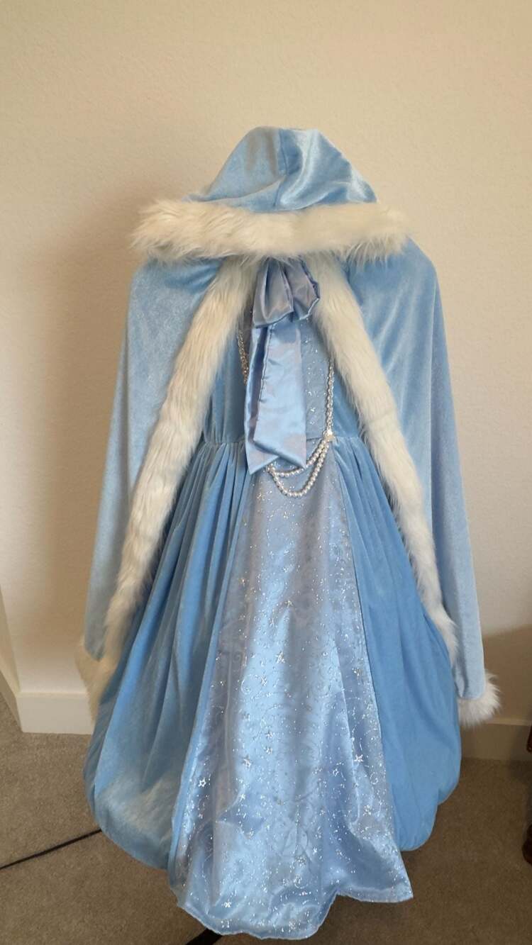 Disney Frozen Costume Dress And Cape Size 6-7 years girl Blue Velvet